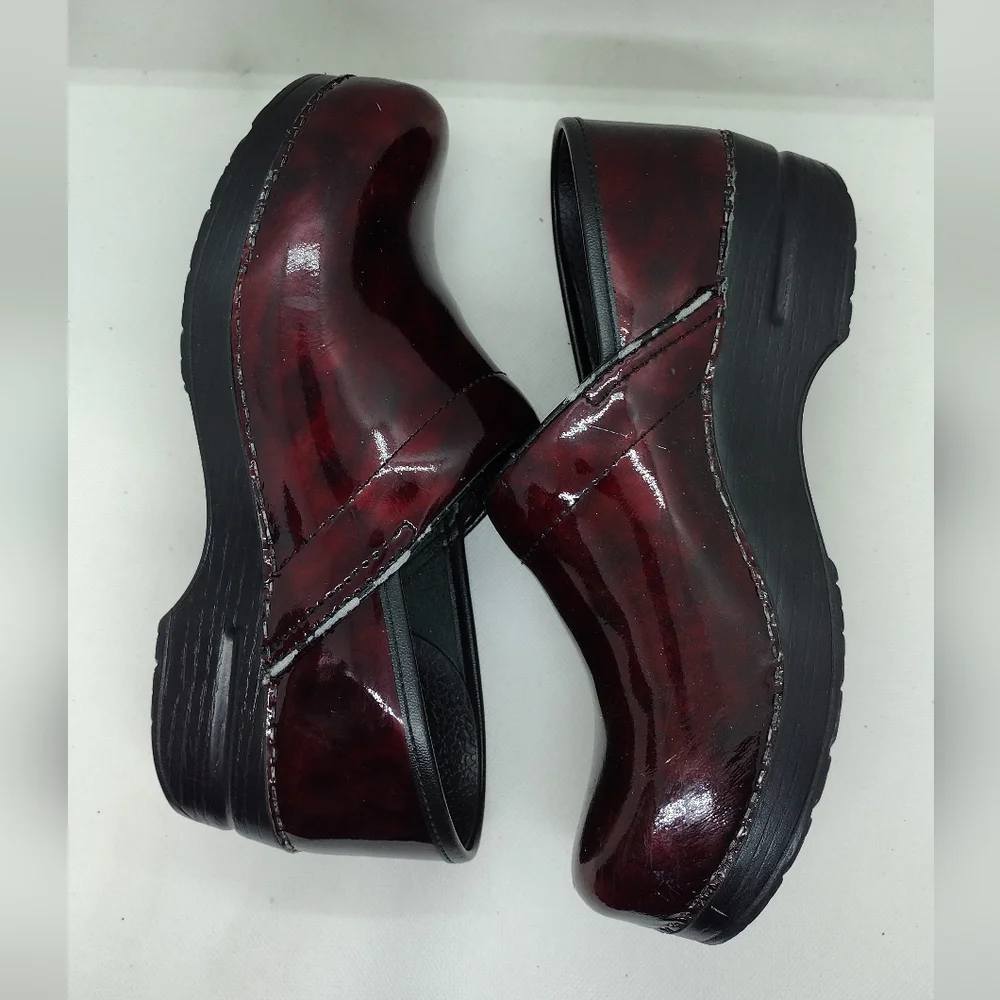 Dansko Slip On Professional Nurse/Medical Mules Clogs Women's 39 Burgundy Work - Picture 6 of 14
